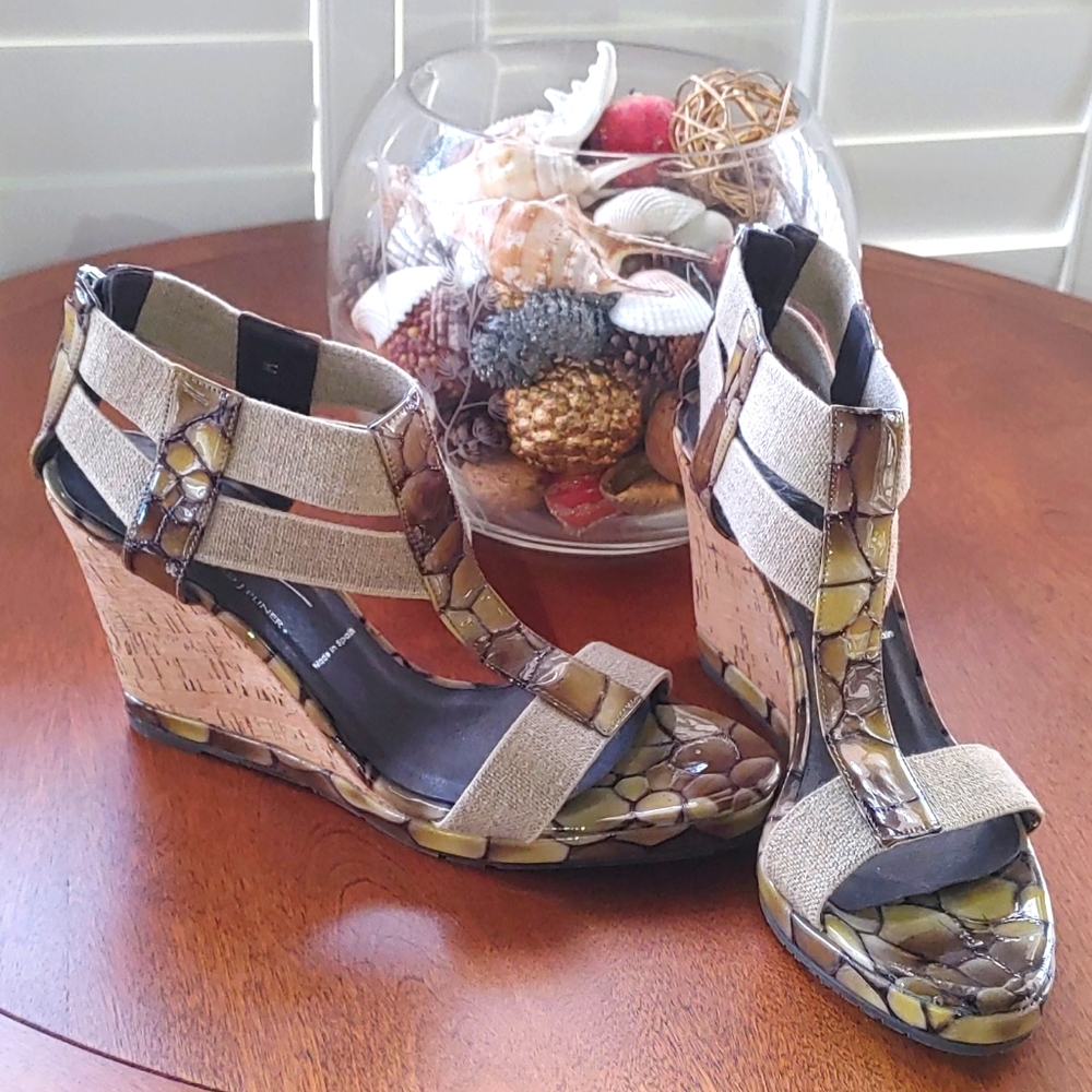 Donald J Pliner Wedge Heels